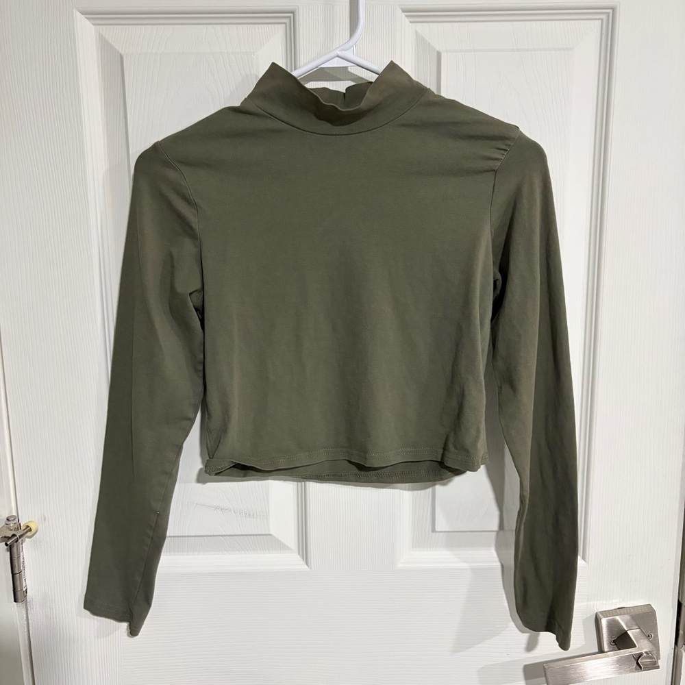 H&M Cropped Long Sleeve Top – Olive Green – Size Small